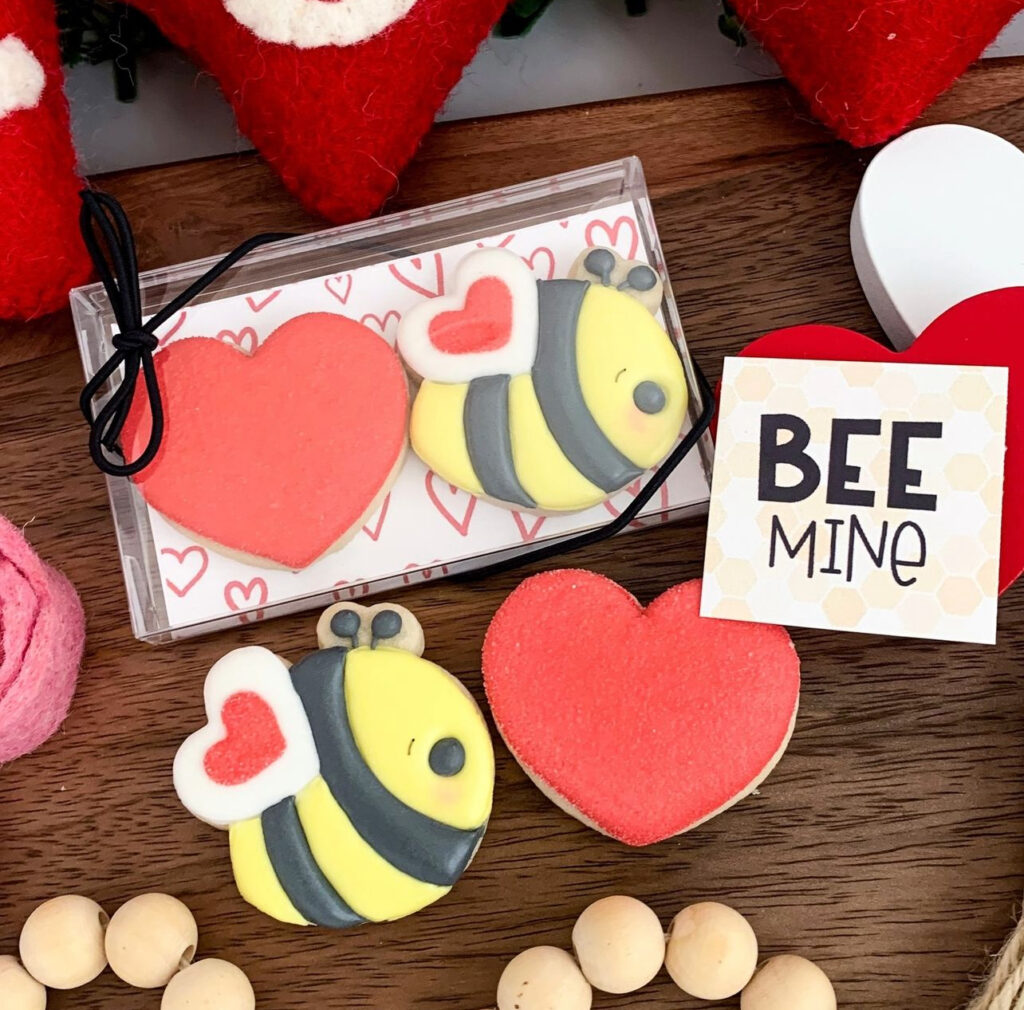 @sugarcravings used FB46 for this fun cookie set